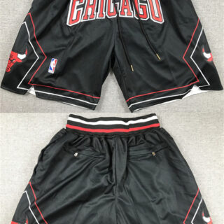 Men's Chicago Bulls Black Shorts (Run Small)