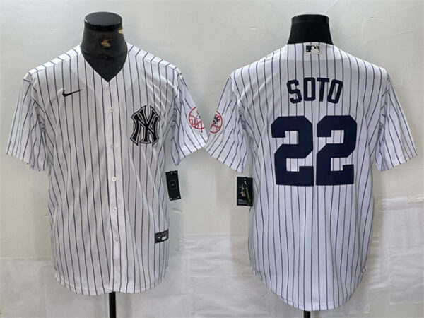 Men's New York Yankees #22 Juan Soto White Cool Base Stitched Baseball Jersey