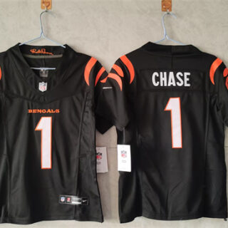Women's Cincinnati Bengals #1 Ja'Marr Chase Black F.U.S.E. Stitched Vapor Football Jersey(Run Small)