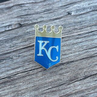 Royals PIN--5pcs